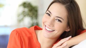 Bleaching beim Zahnarzt – Ablauf, Risiken & Tipps